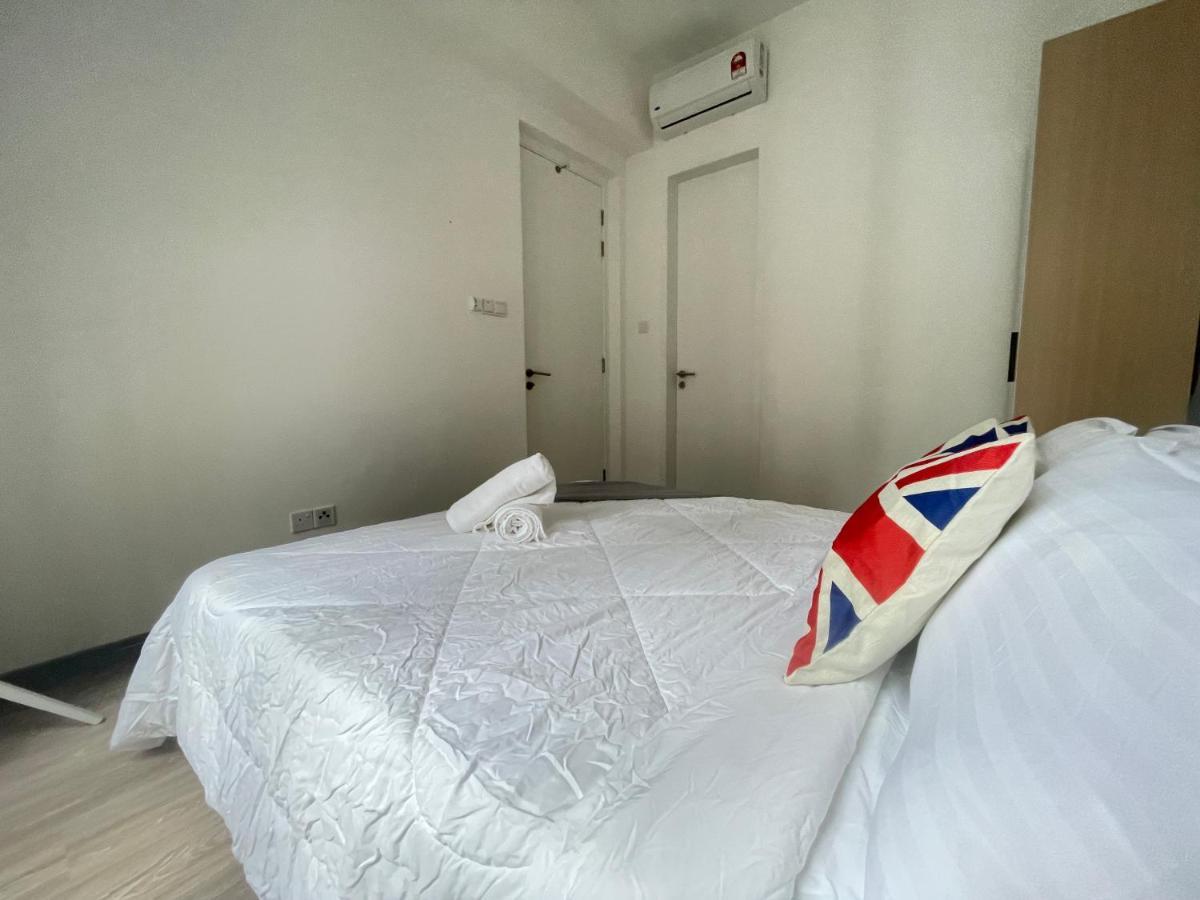 Local Living, Global Comfort 4 Pax Bangsar South Apartment